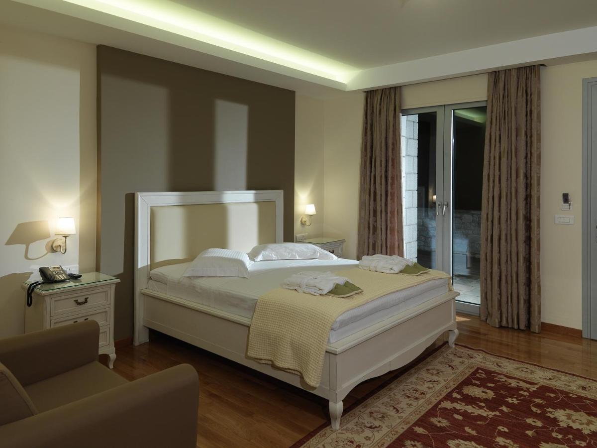 Hondos Classic Hotel & Spa Nestani ภายนอก รูปภาพ