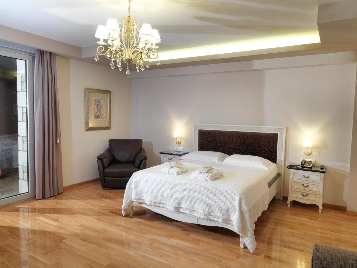 Hondos Classic Hotel & Spa Nestani ภายนอก รูปภาพ